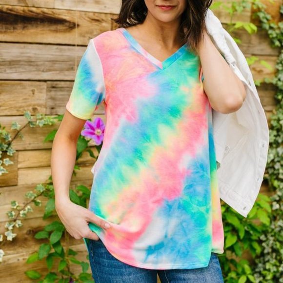 Women Top Do Or Dye V-Neck - Picture 1 of 5